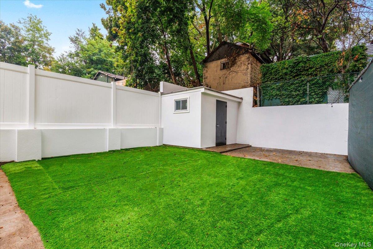 525 E 235th Street, Bronx, NY 10470