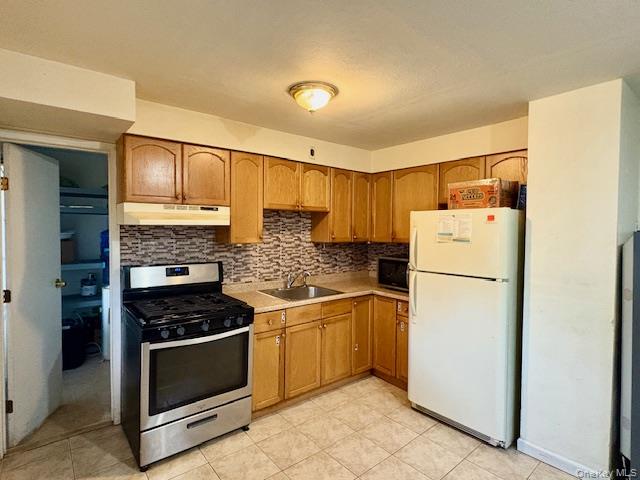 220 Elzey Ave., Elmont, NY 11003