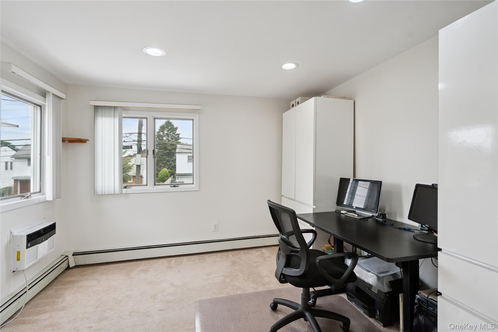 11 Sunrise Street, Plainview, NY 11803