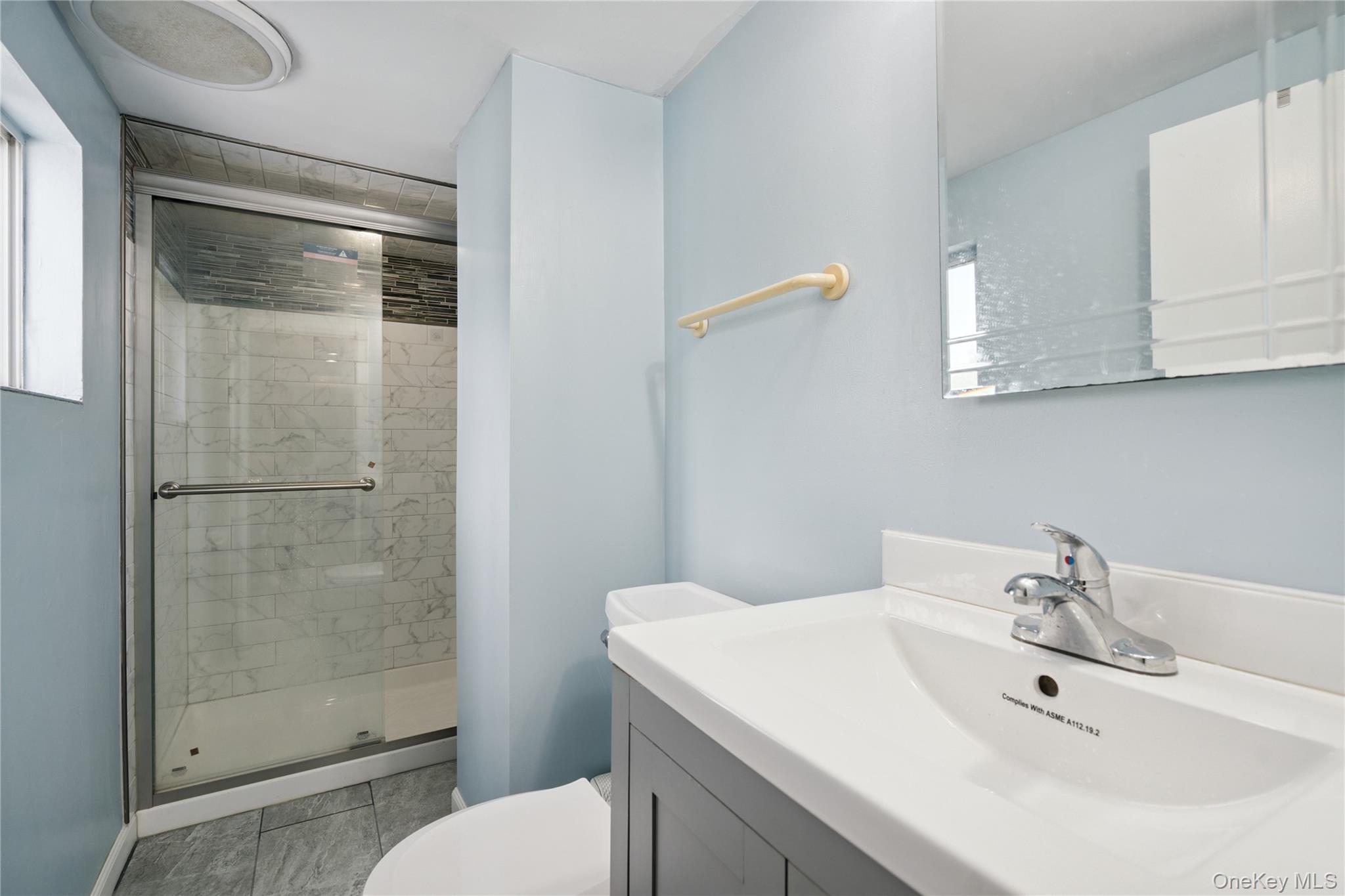 11 Sunrise Street, Plainview, NY 11803