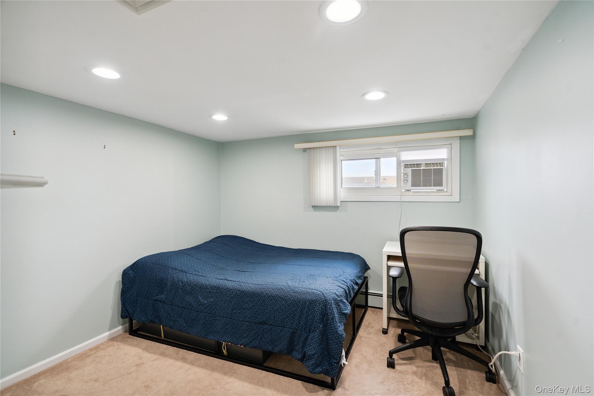 11 Sunrise Street, Plainview, NY 11803