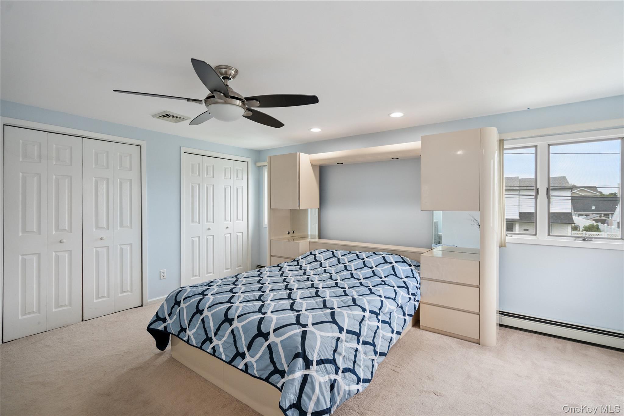 11 Sunrise Street, Plainview, NY 11803