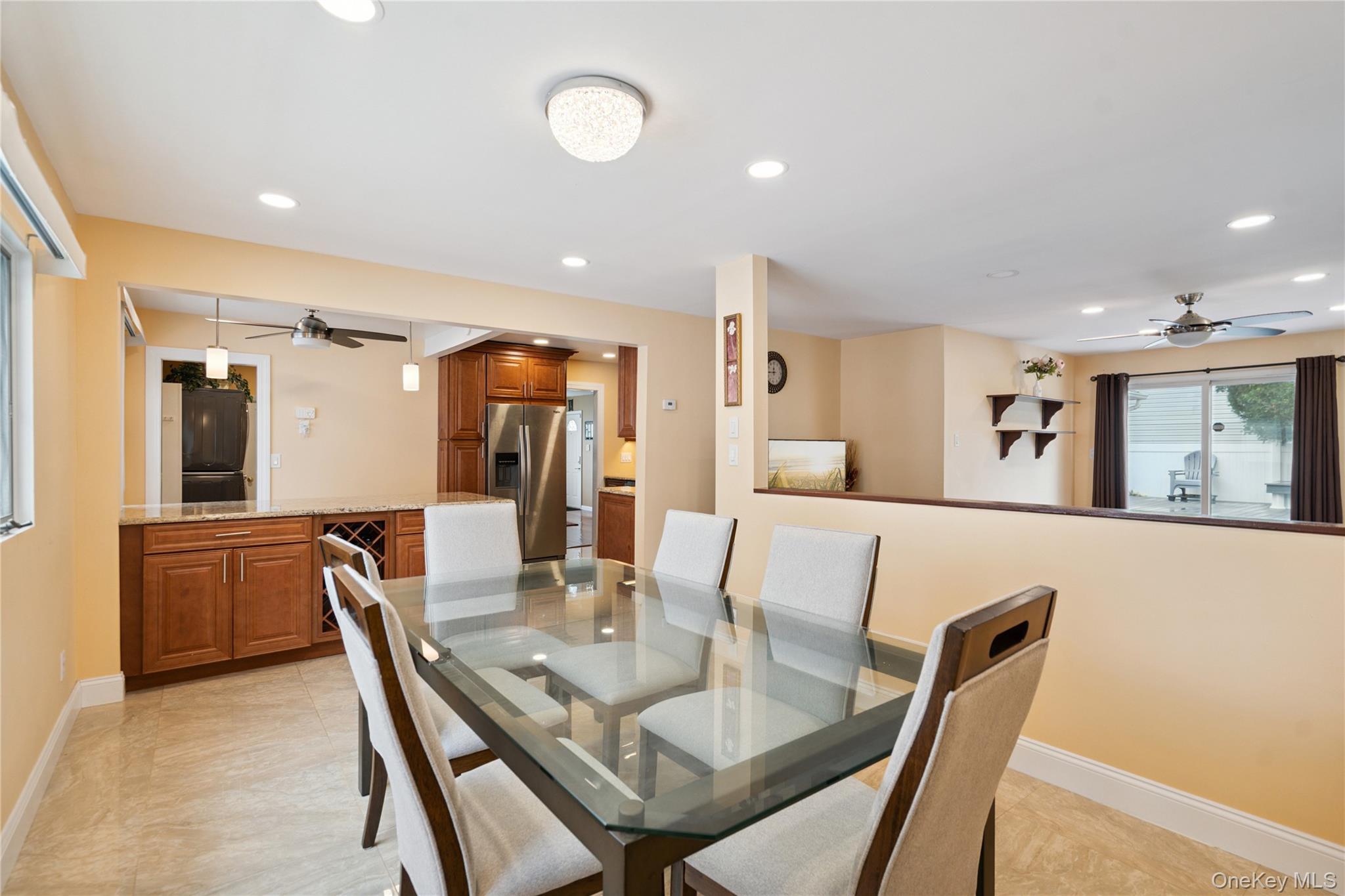 11 Sunrise Street, Plainview, NY 11803