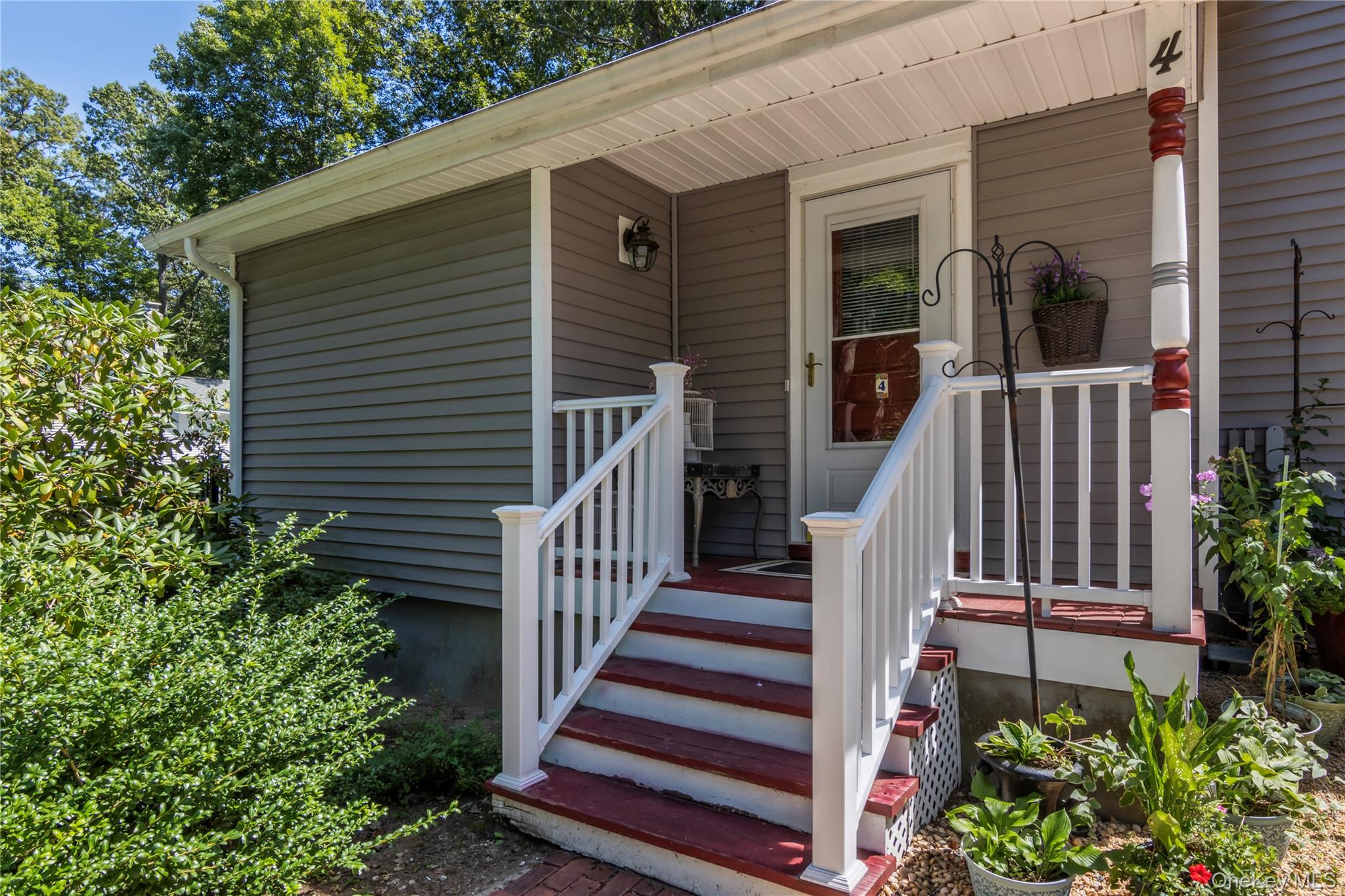 4 Poplar Avenue, Stony Brook, NY 11790