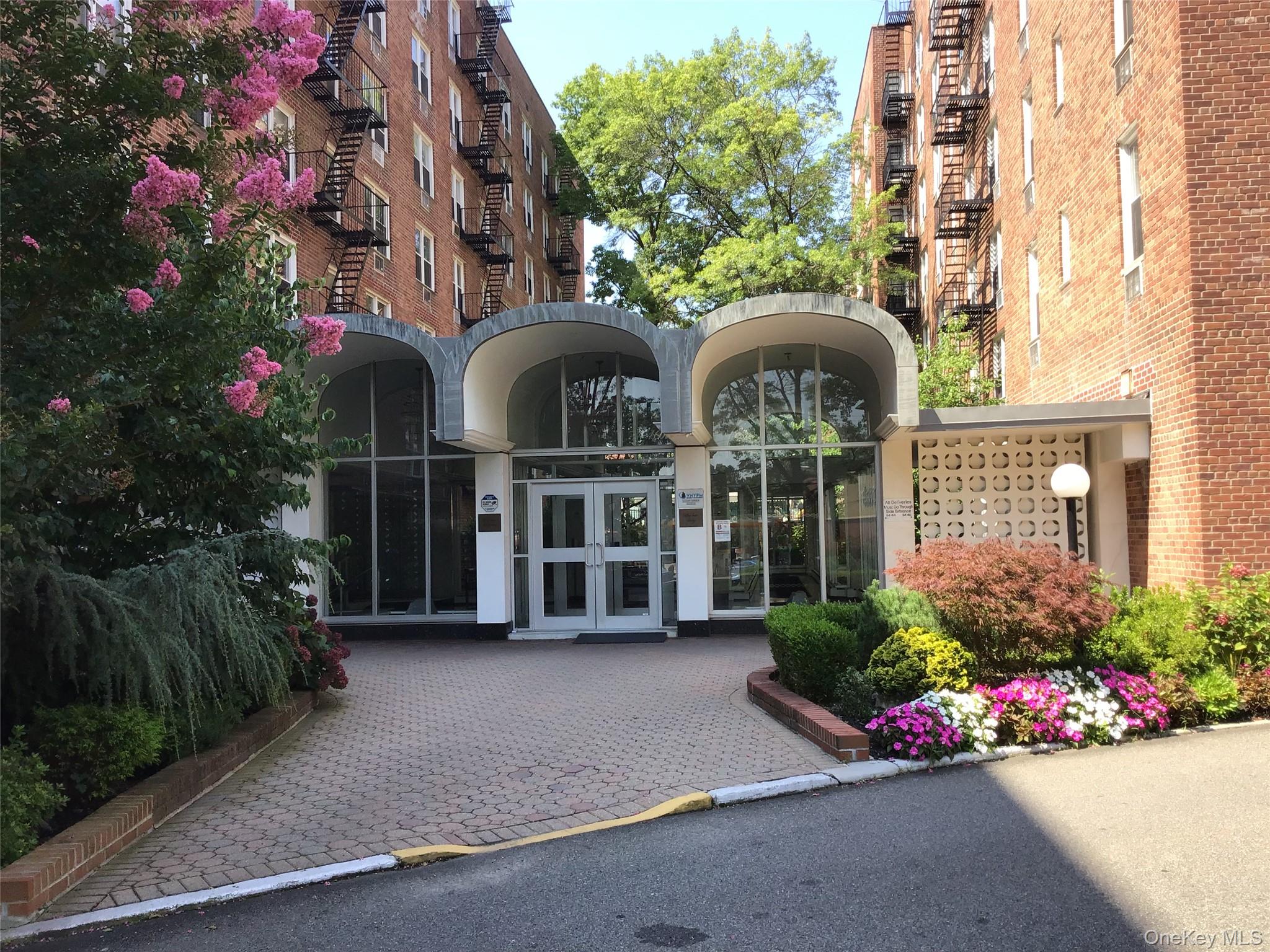 54-40 Little Neck Parkway # 4M, Little Neck, NY 11362
