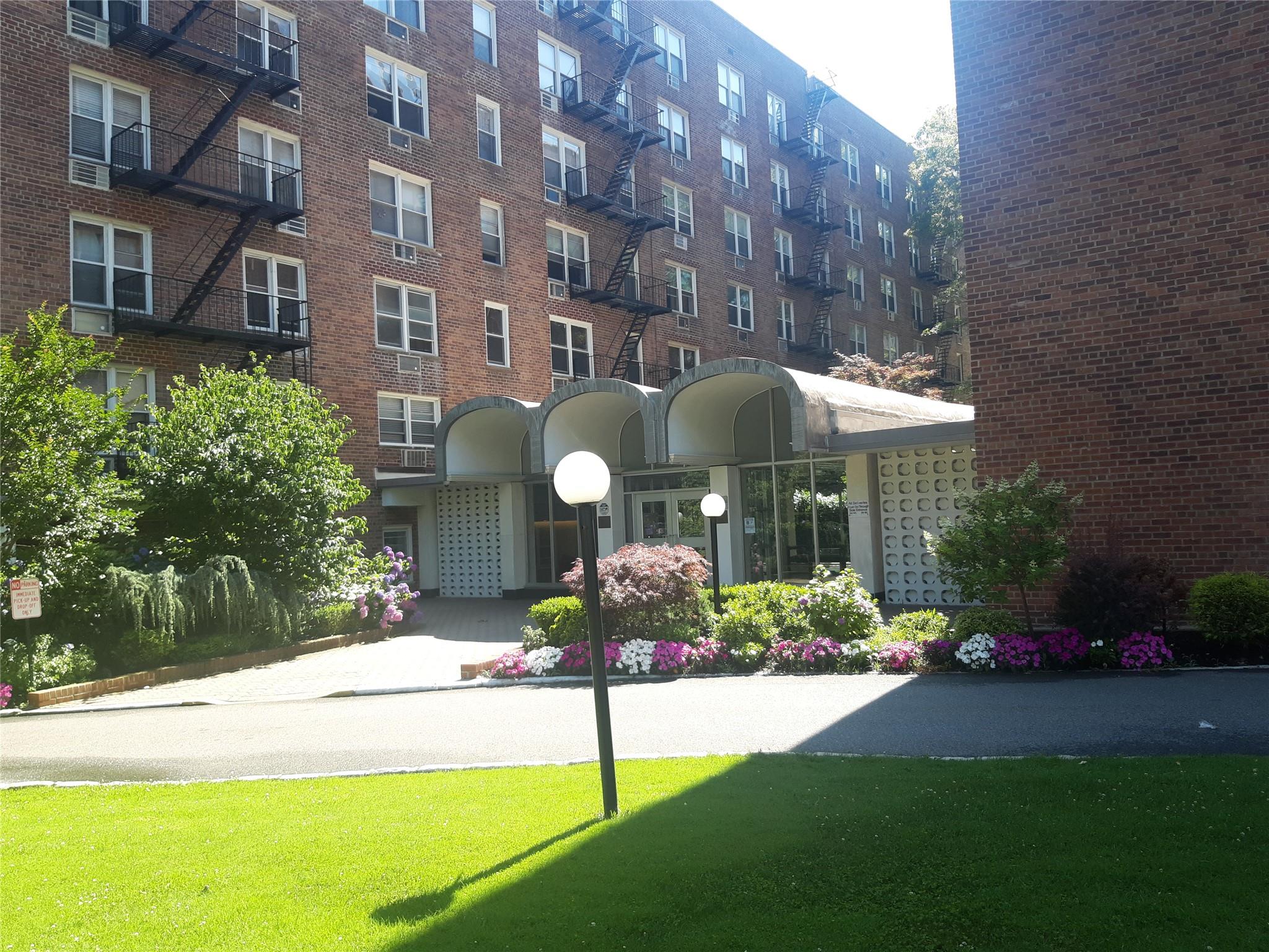 54-40 Little Neck Parkway # 4M, Little Neck, NY 11362