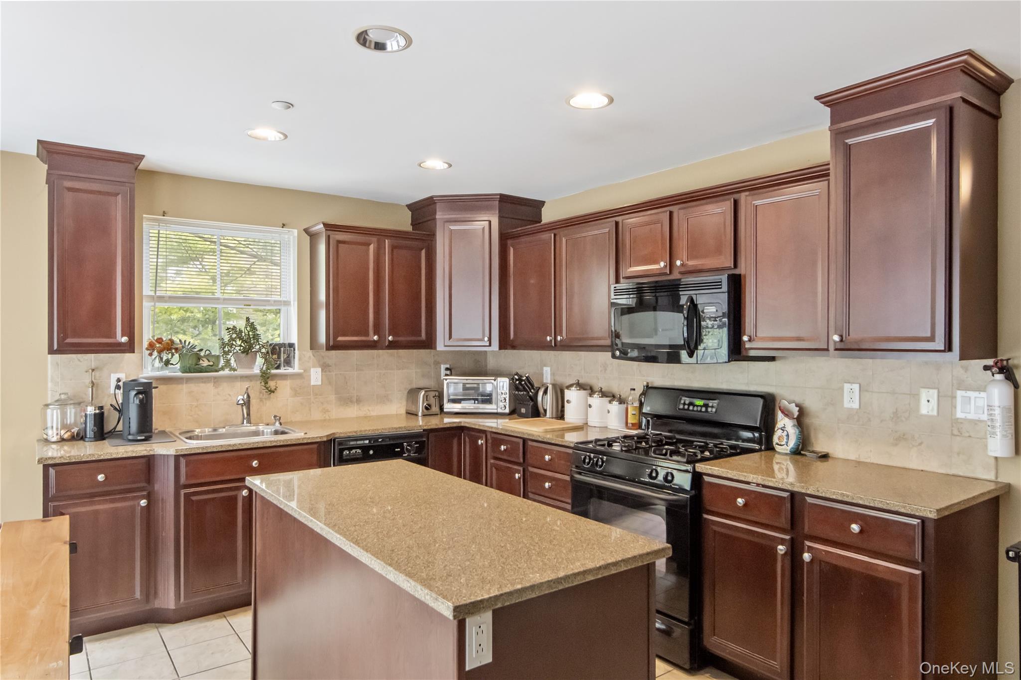 2 Leeward Drive, Haverstraw, NY 10927