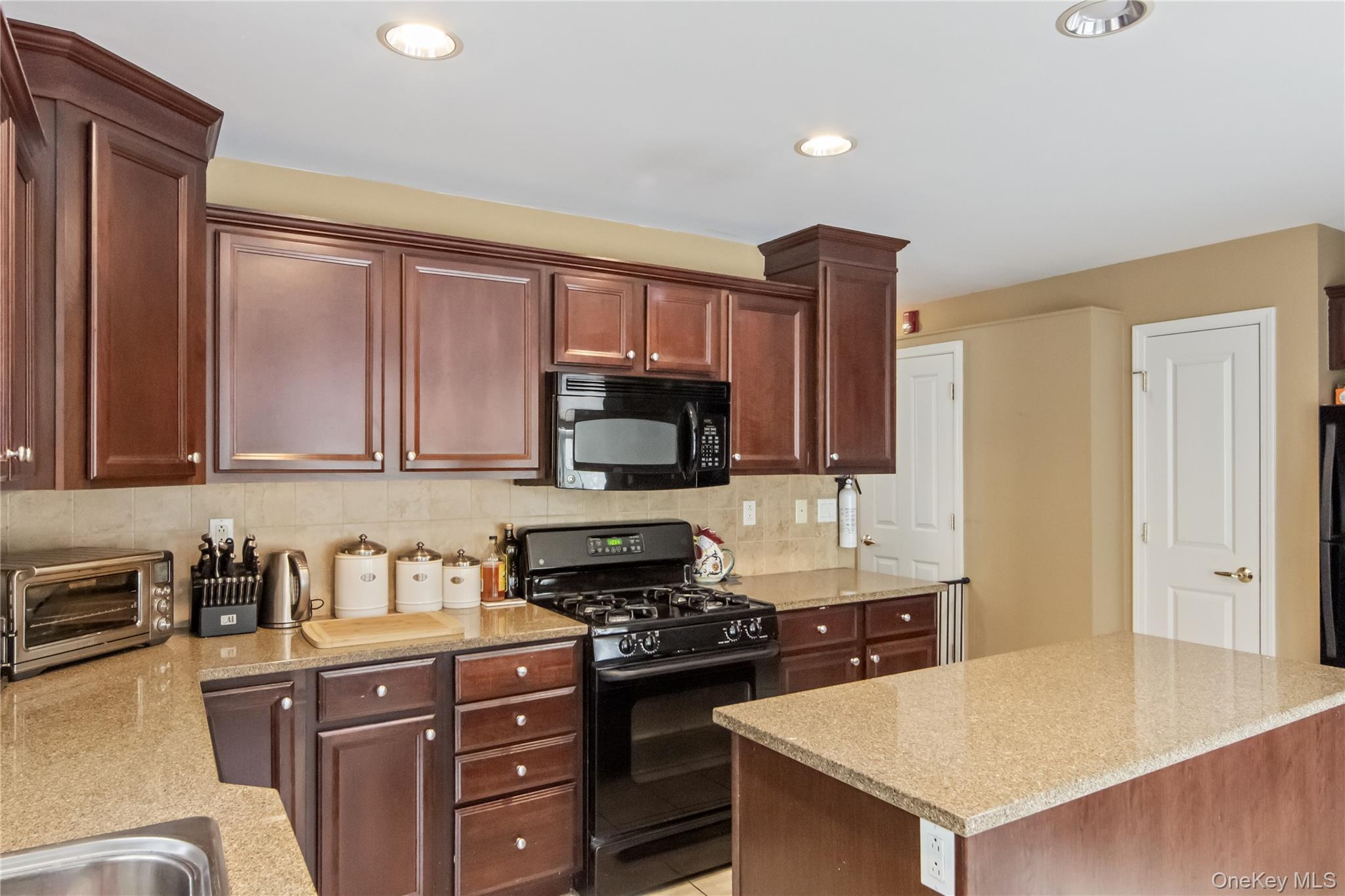 2 Leeward Drive, Haverstraw, NY 10927