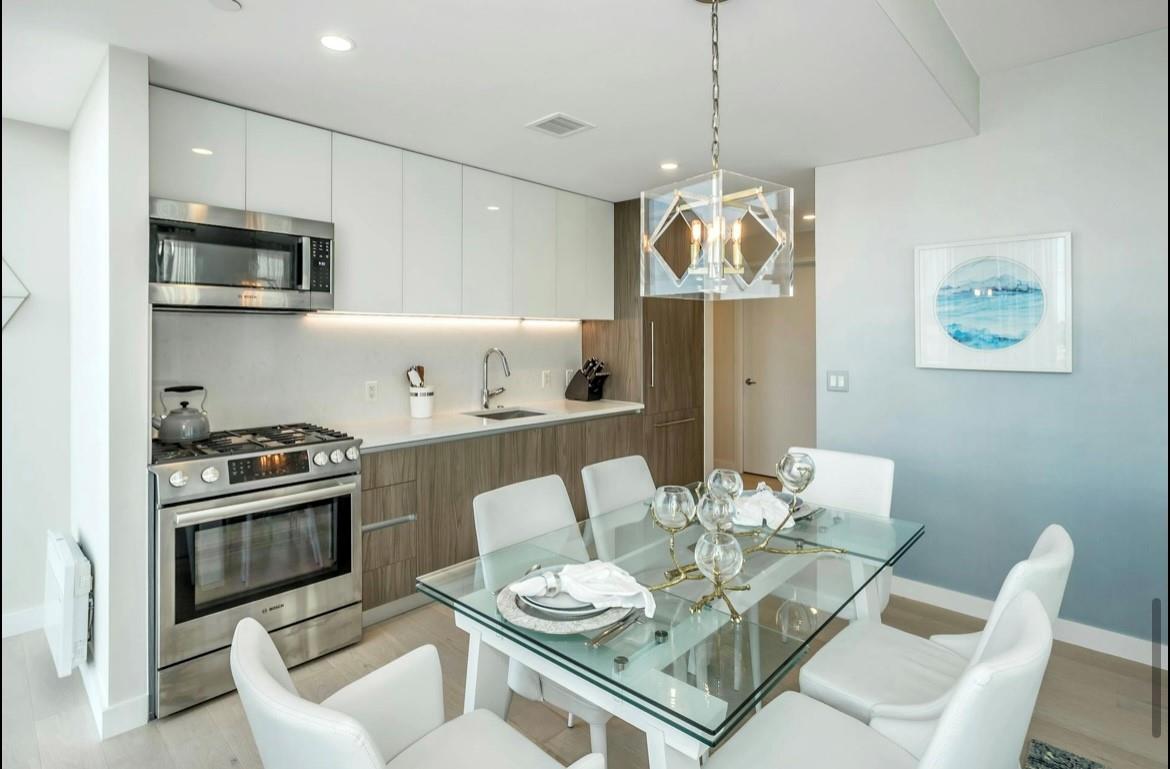 131-01 40th Road # 11N, Flushing, NY 11354