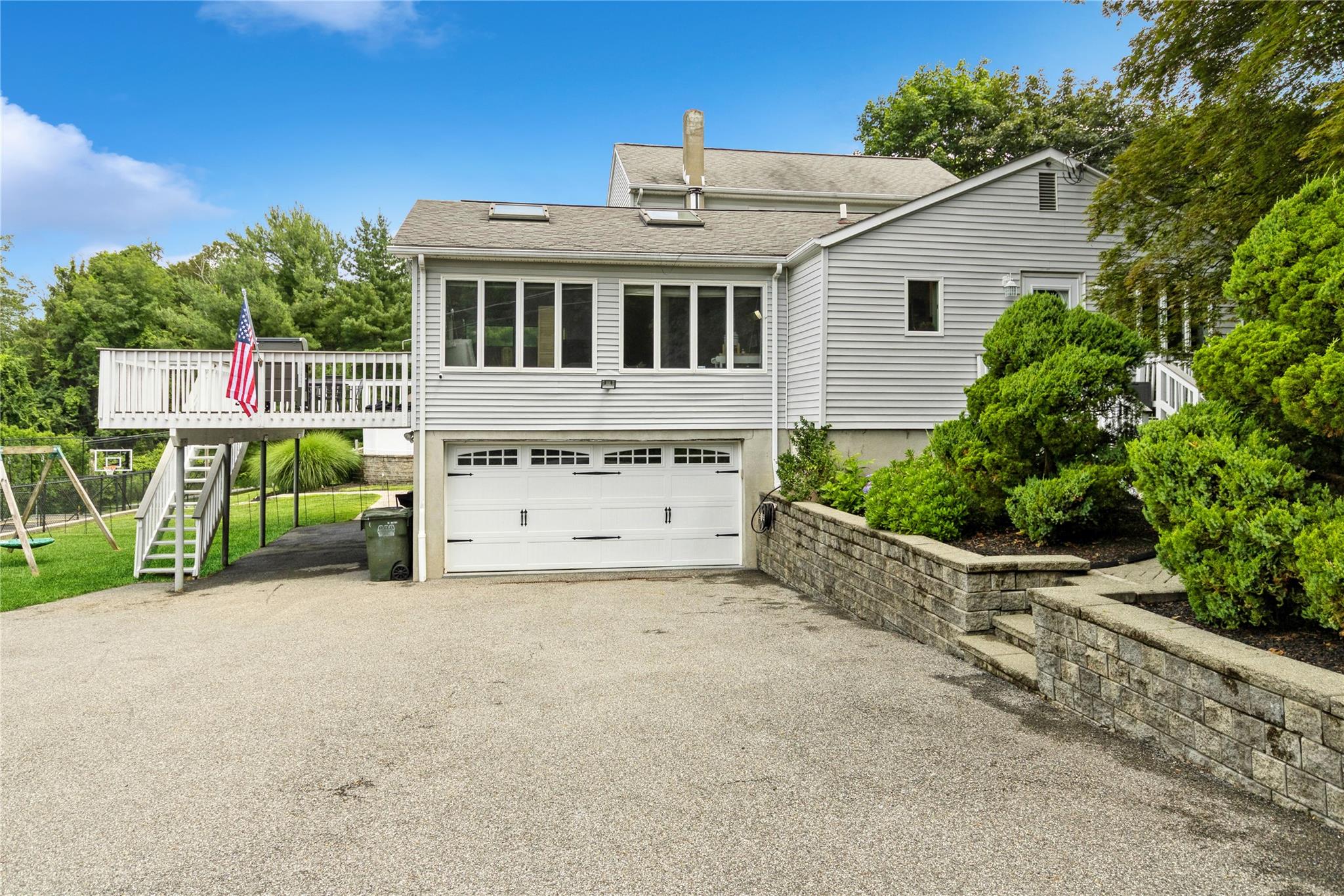 14 Gleneida Boulevard, Mahopac, NY 10541