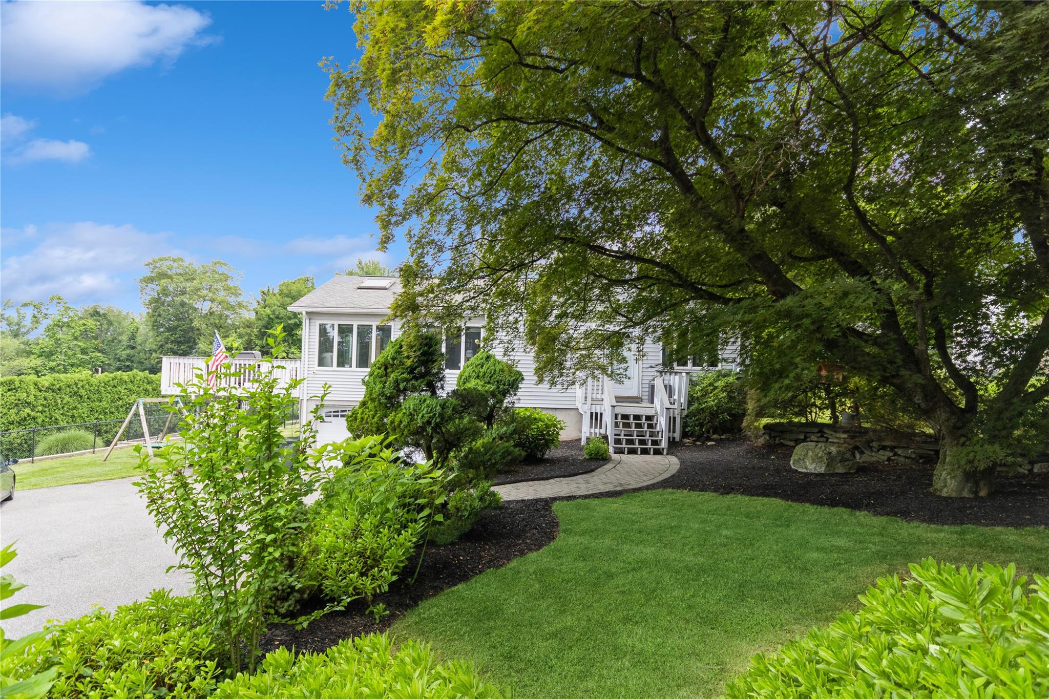 14 Gleneida Boulevard, Mahopac, NY 10541