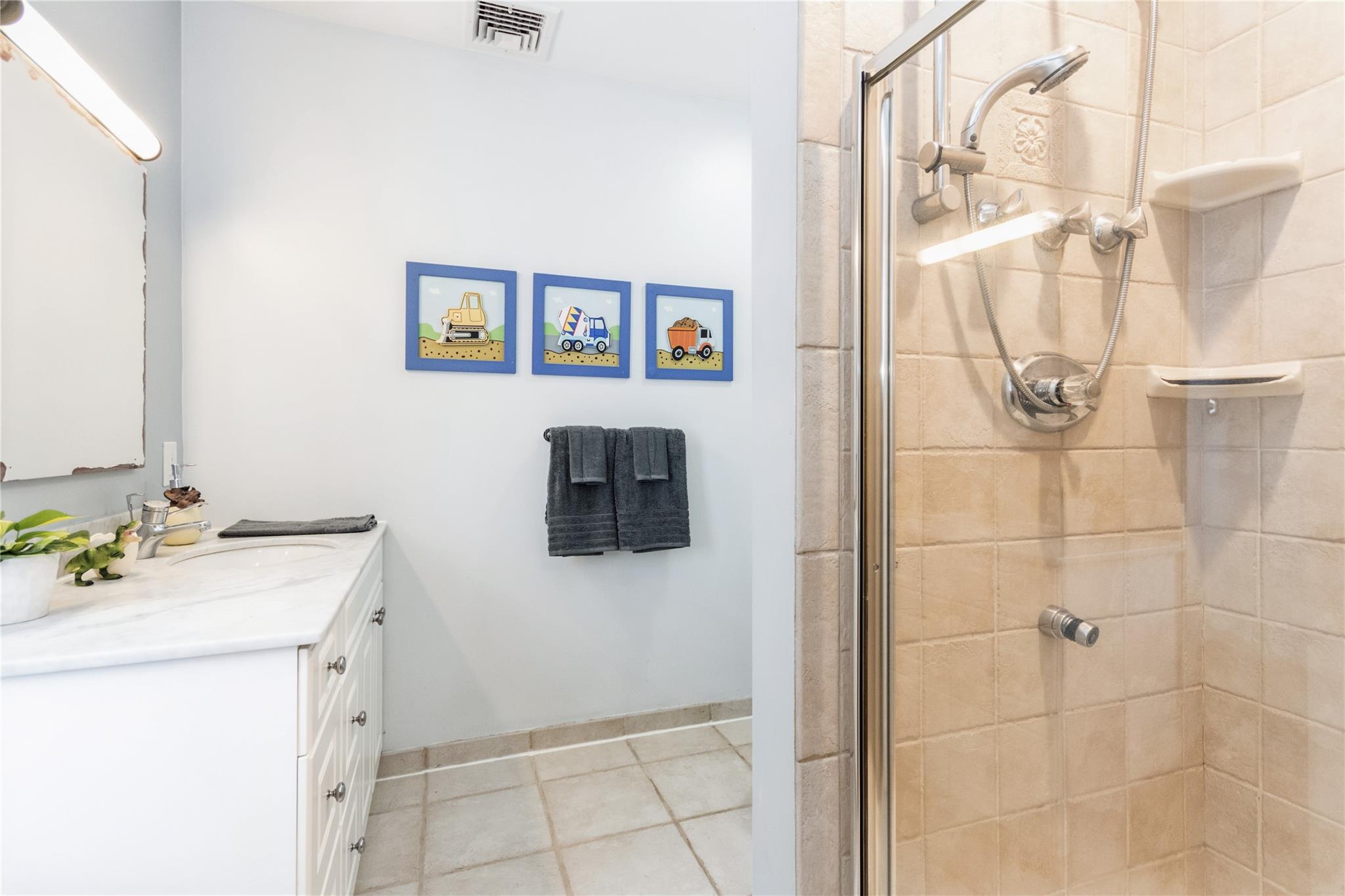 14 Gleneida Boulevard, Mahopac, NY 10541