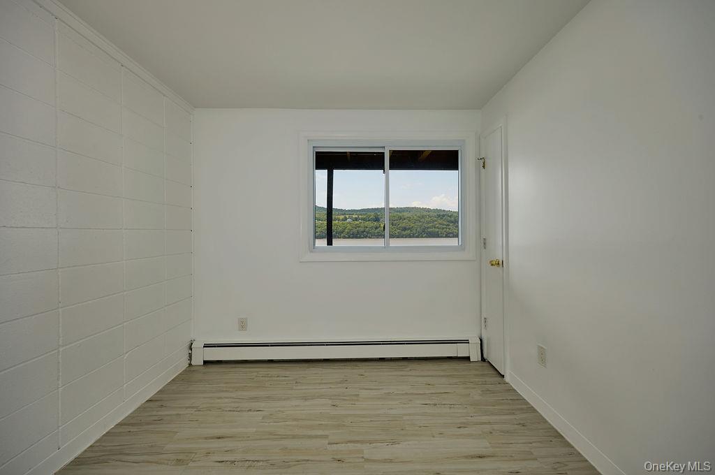 66 River Road, Hyde Park, NY 12538