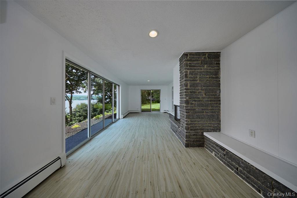 66 River Road, Hyde Park, NY 12538