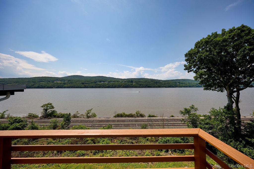 66 River Road, Hyde Park, NY 12538