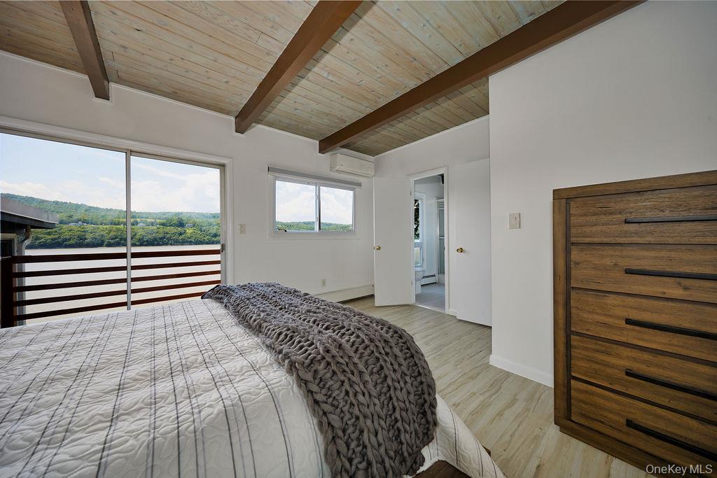 66 River Road, Hyde Park, NY 12538