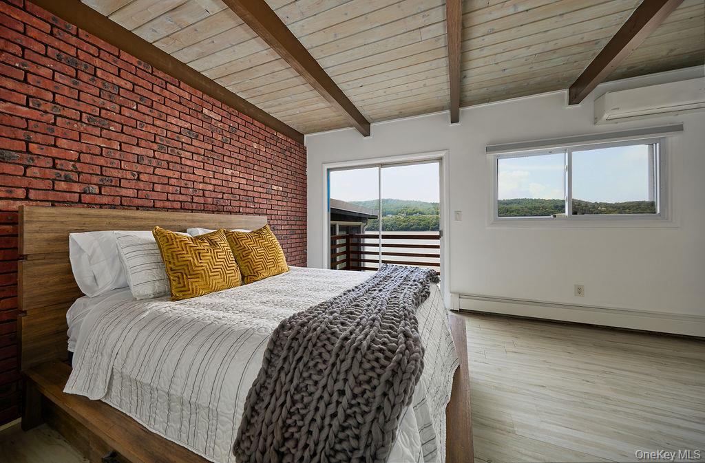 66 River Road, Hyde Park, NY 12538