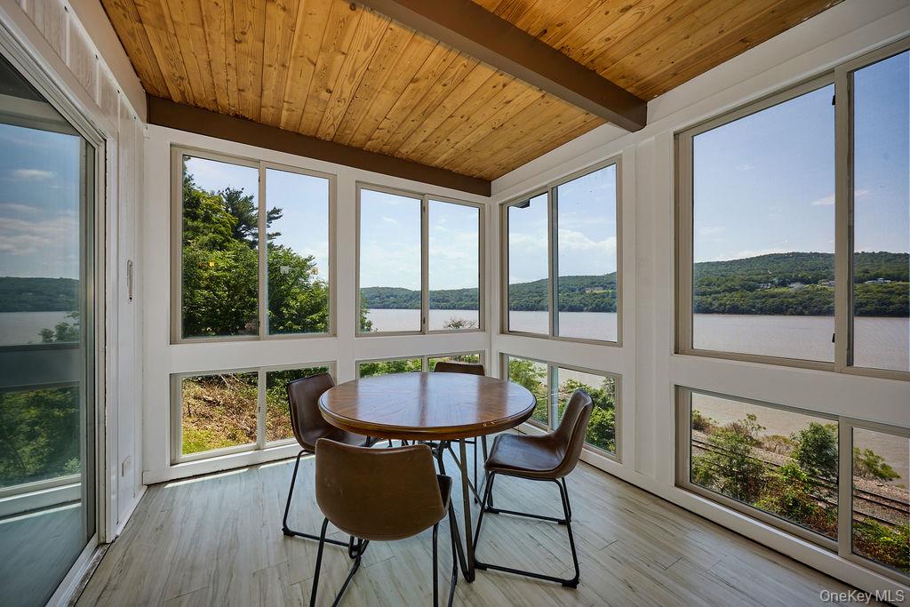 66 River Road, Hyde Park, NY 12538