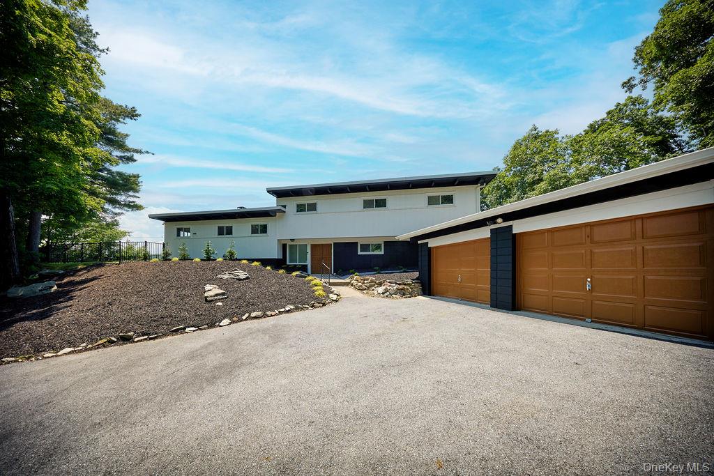 66 River Road, Hyde Park, NY 12538