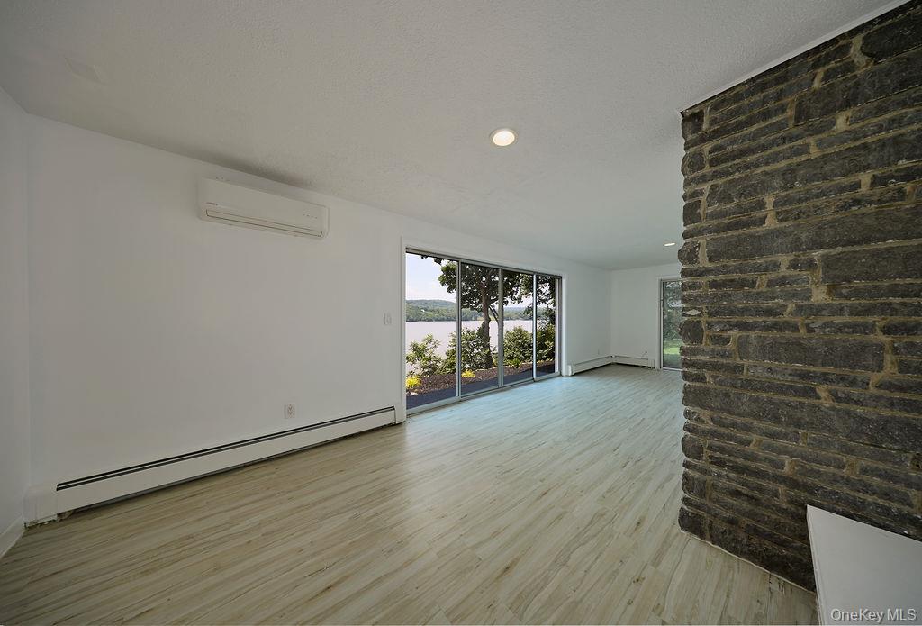 66 River Road, Hyde Park, NY 12538