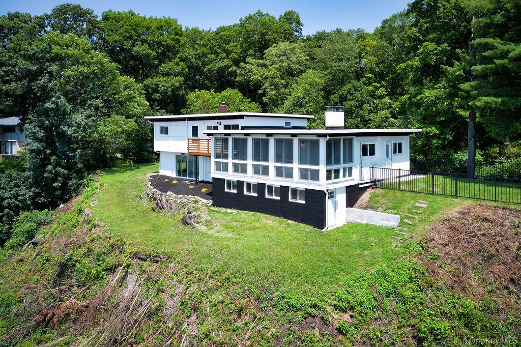 66 River Road, Hyde Park, NY 12538