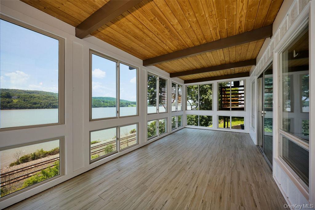 66 River Road, Hyde Park, NY 12538