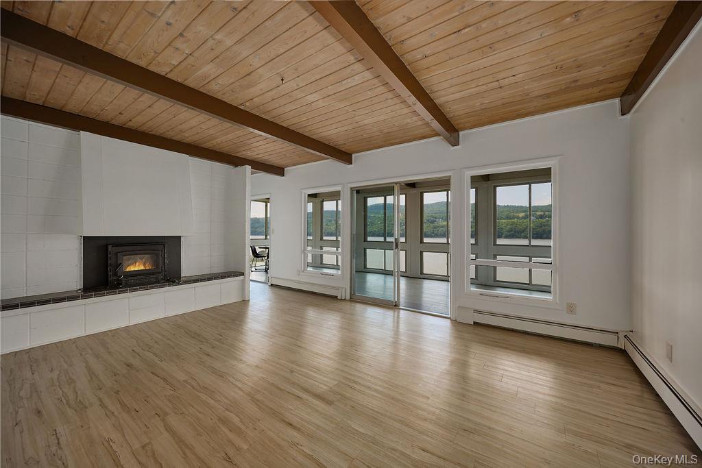 66 River Road, Hyde Park, NY 12538