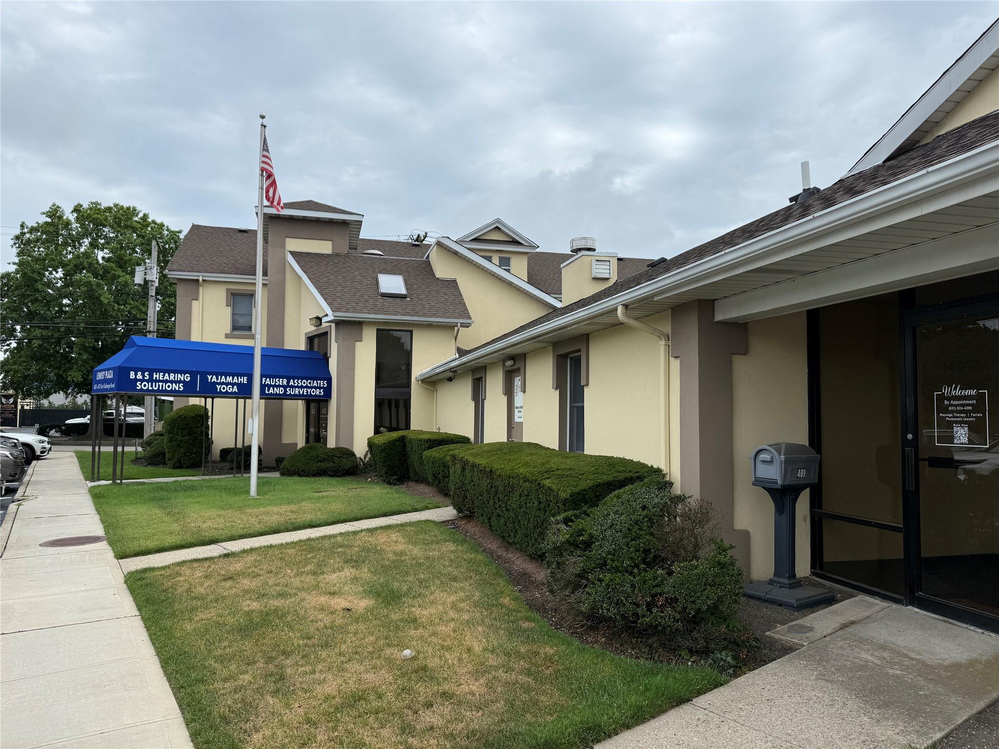 409 Fort Salonga Road, Northport, NY 11768