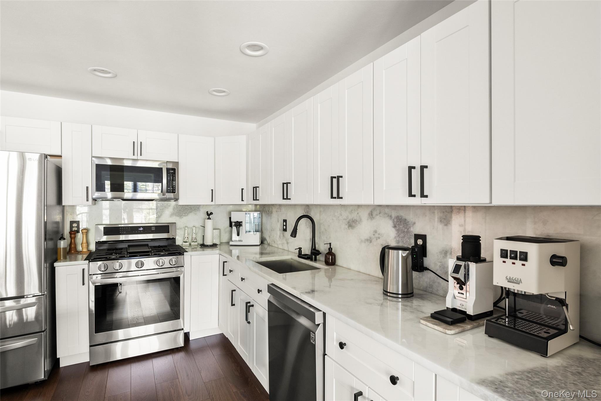 95 Erin Lane, Setauket, NY 11733