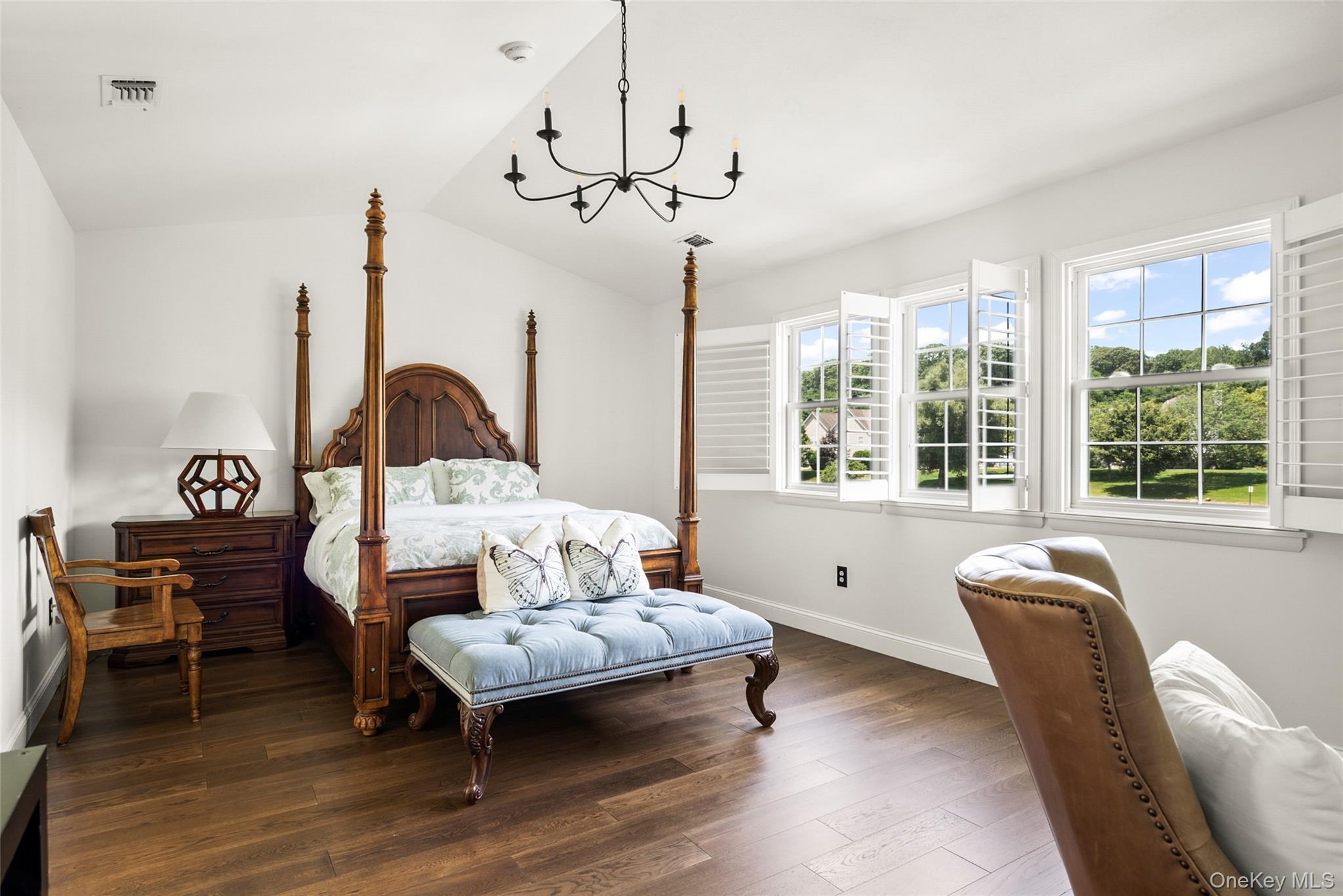 95 Erin Lane, Setauket, NY 11733