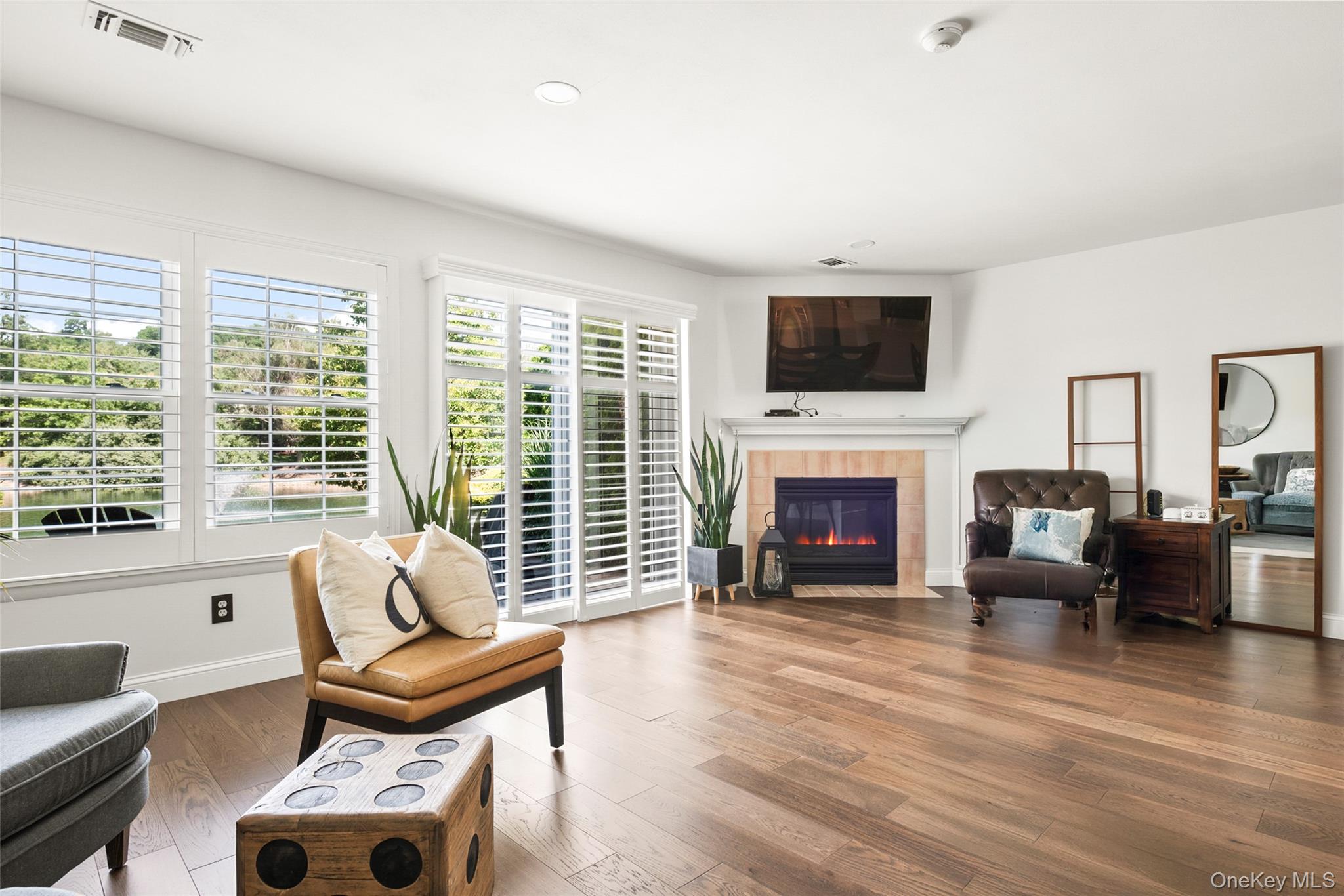 95 Erin Lane, Setauket, NY 11733