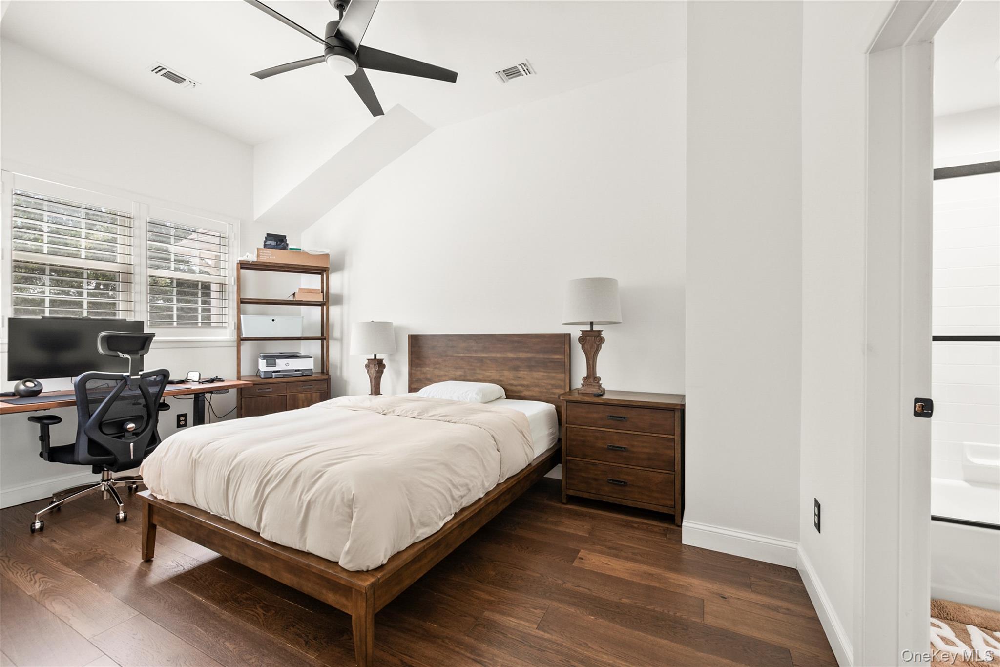 95 Erin Lane, Setauket, NY 11733