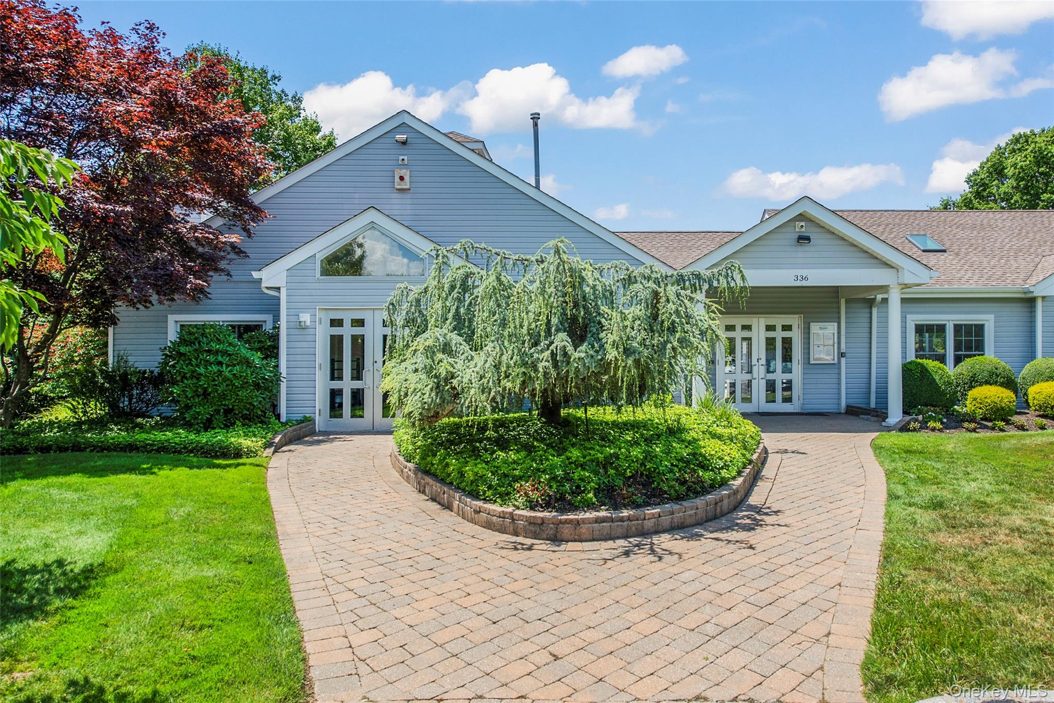 95 Erin Lane, Setauket, NY 11733