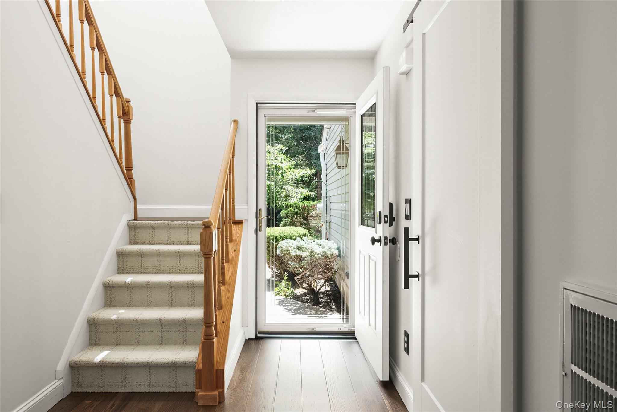 95 Erin Lane, Setauket, NY 11733