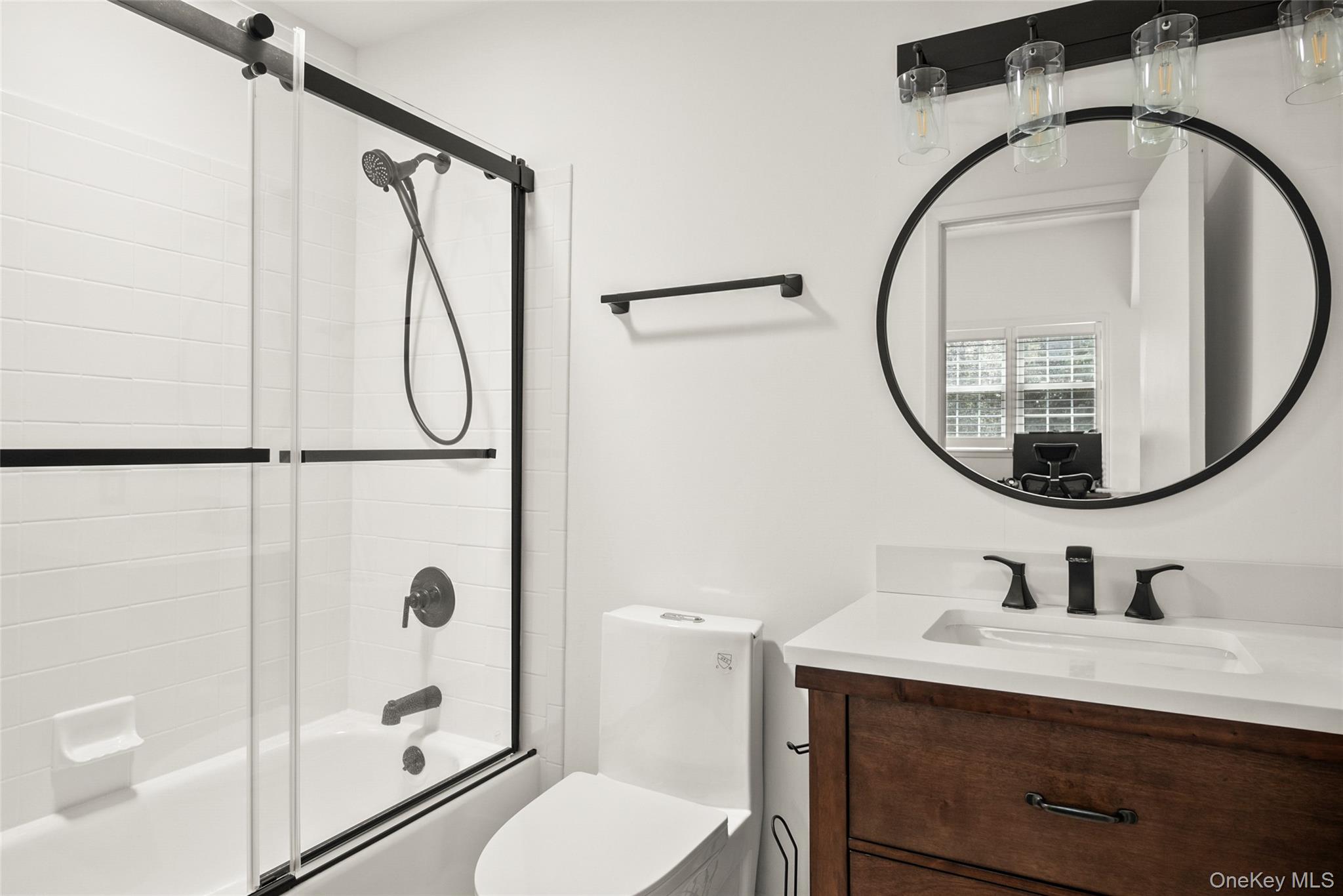 95 Erin Lane, Setauket, NY 11733