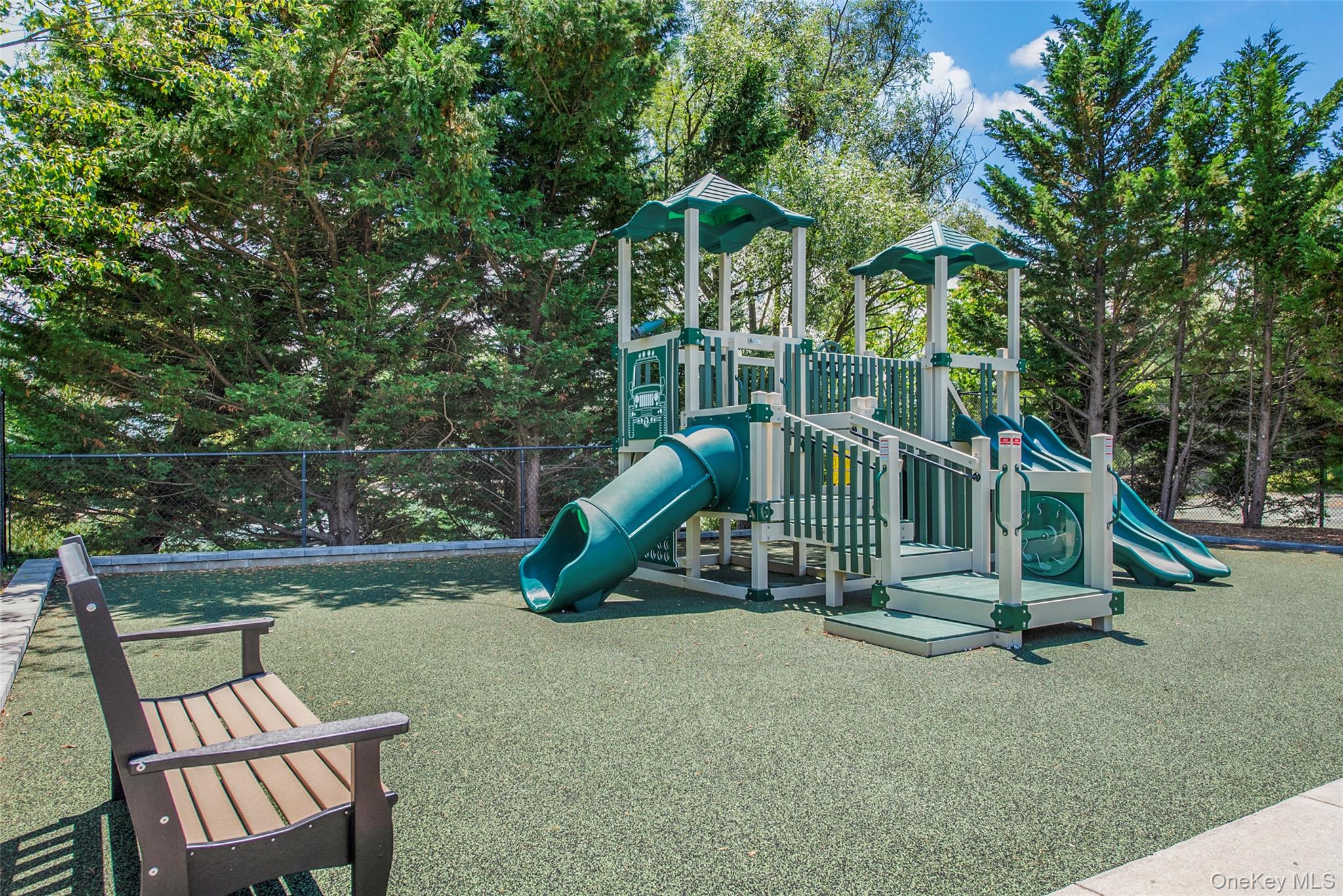 95 Erin Lane, Setauket, NY 11733