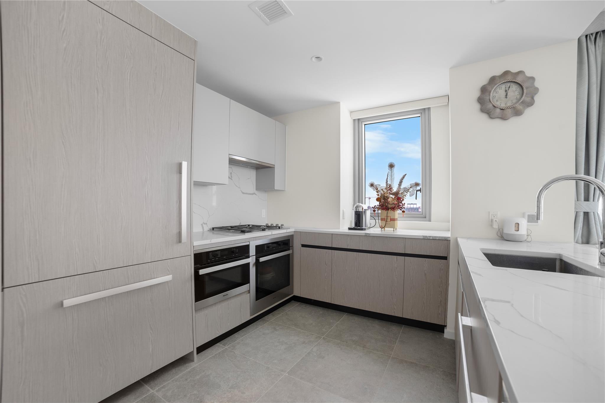 133-36 37th Avenue # 10, Flushing, NY 11354