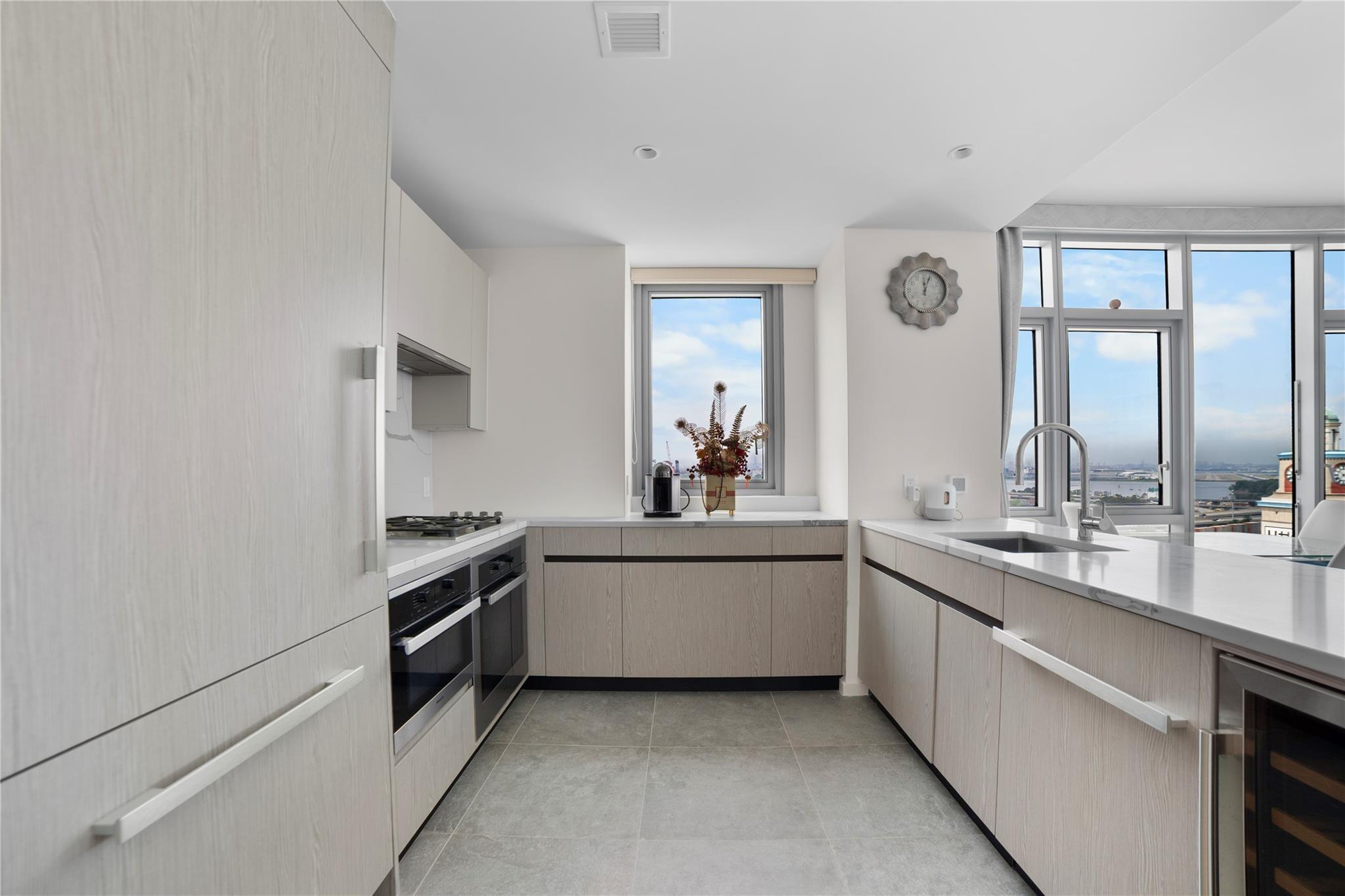 133-36 37th Avenue # 10, Flushing, NY 11354