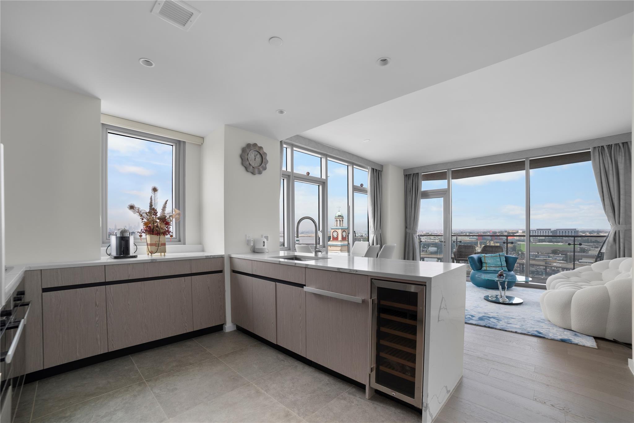 133-36 37th Avenue # 10, Flushing, NY 11354