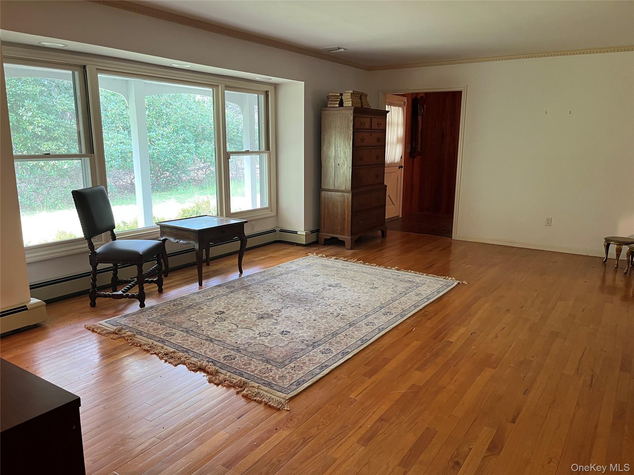 77 Montauk Highway, Westhampton, NY 11977