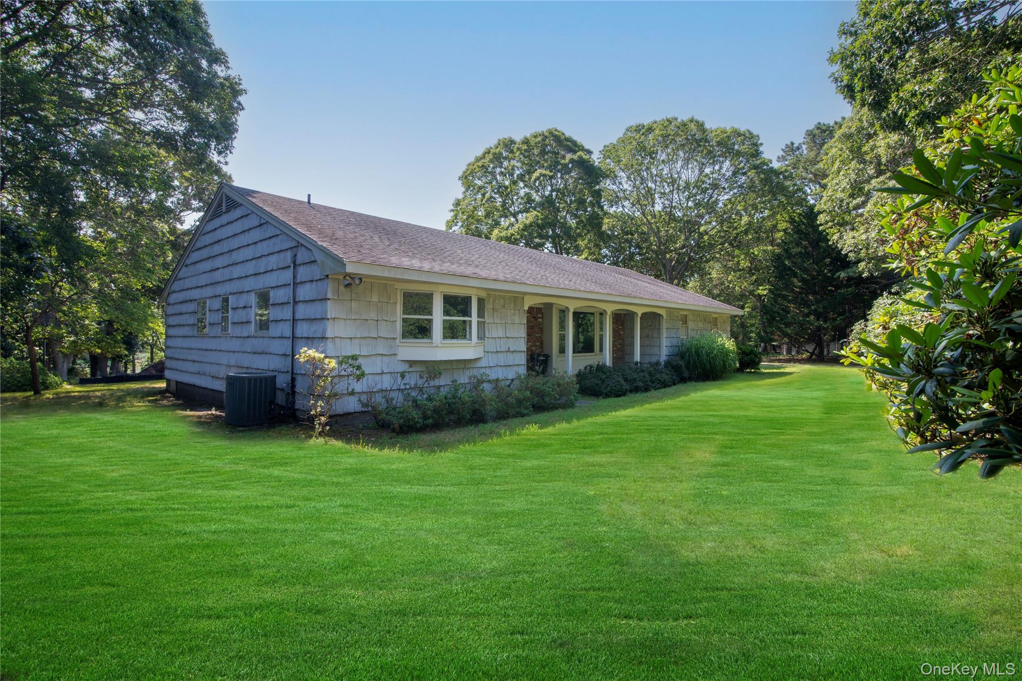 77 Montauk Highway, Westhampton, NY 11977