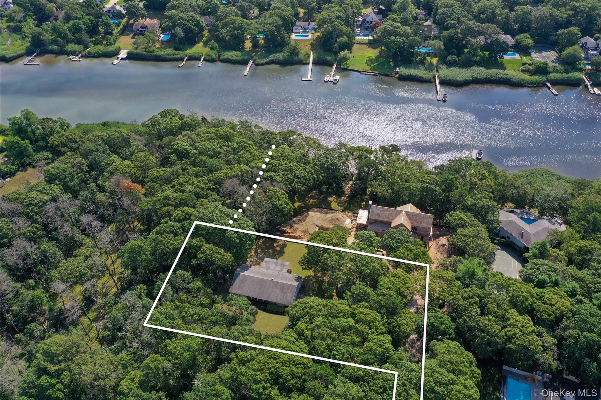 77 Montauk Highway, Westhampton, NY 11977