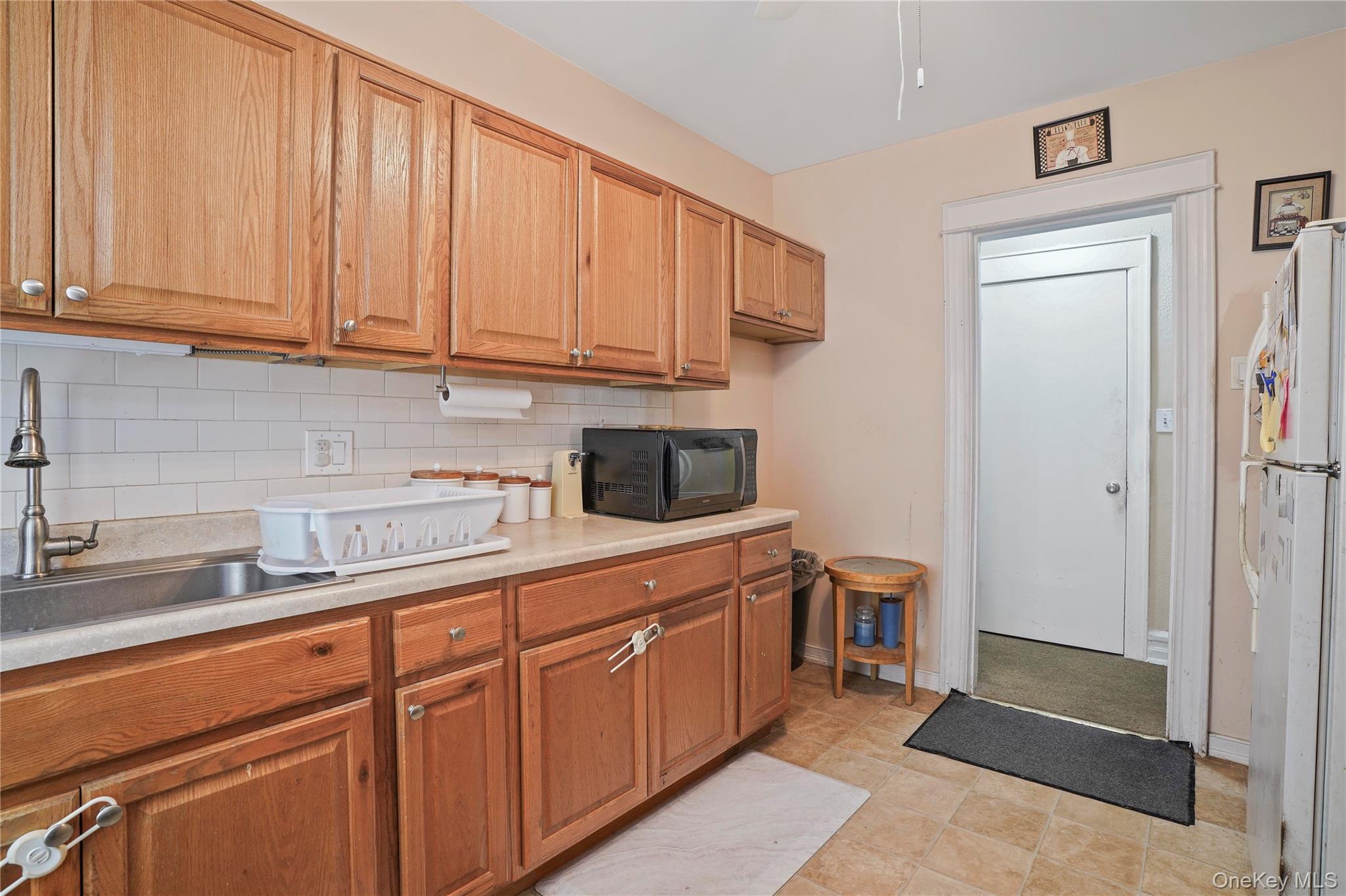 6046 Putnam Avenue, Ridgewood, NY 11385