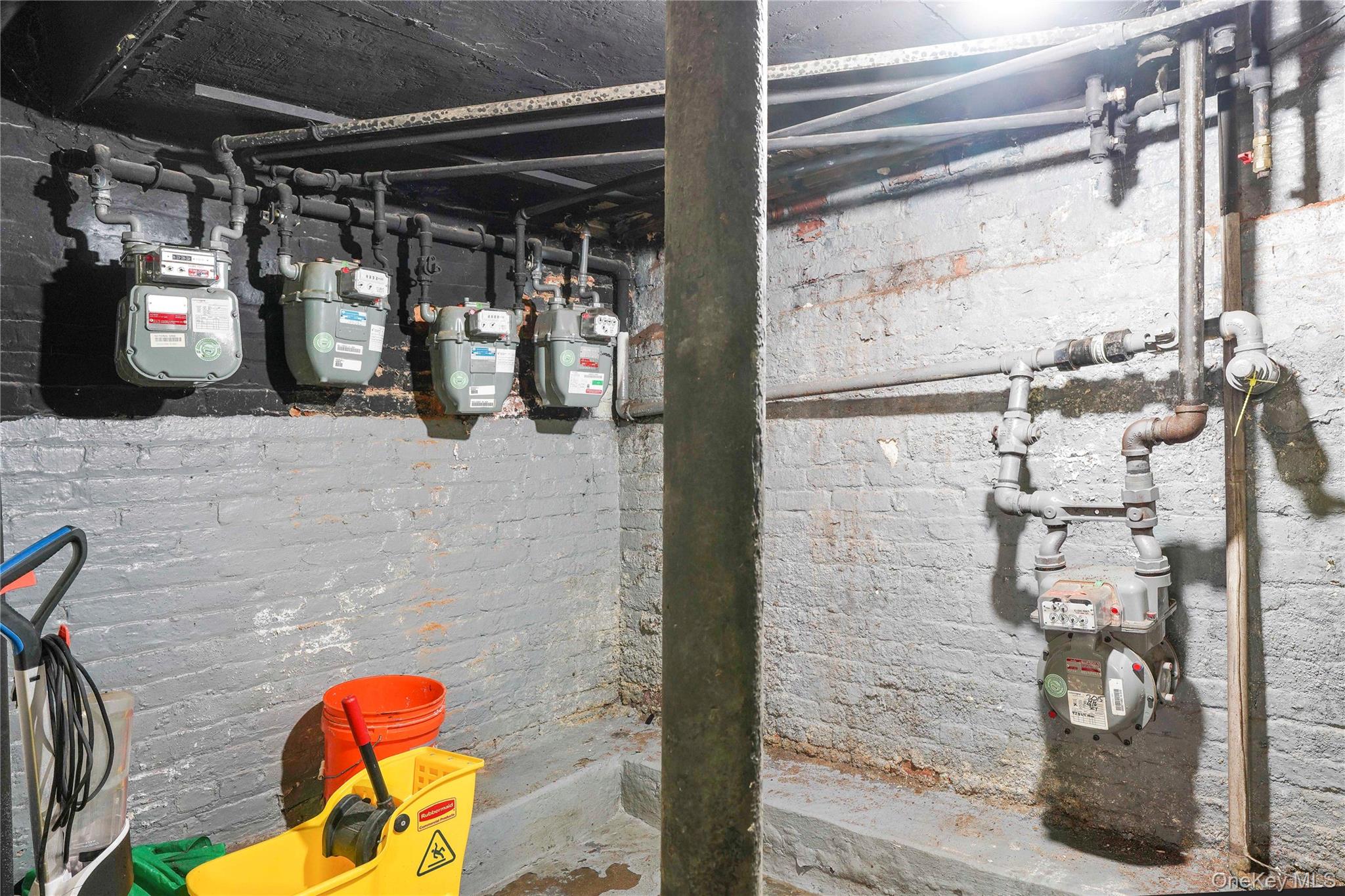 6046 Putnam Avenue, Ridgewood, NY 11385