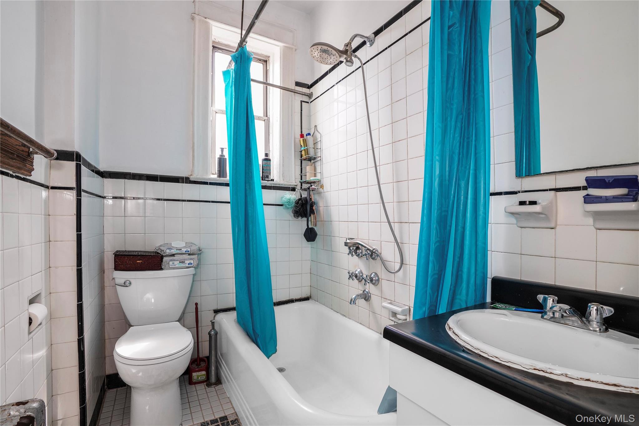 6046 Putnam Avenue, Ridgewood, NY 11385