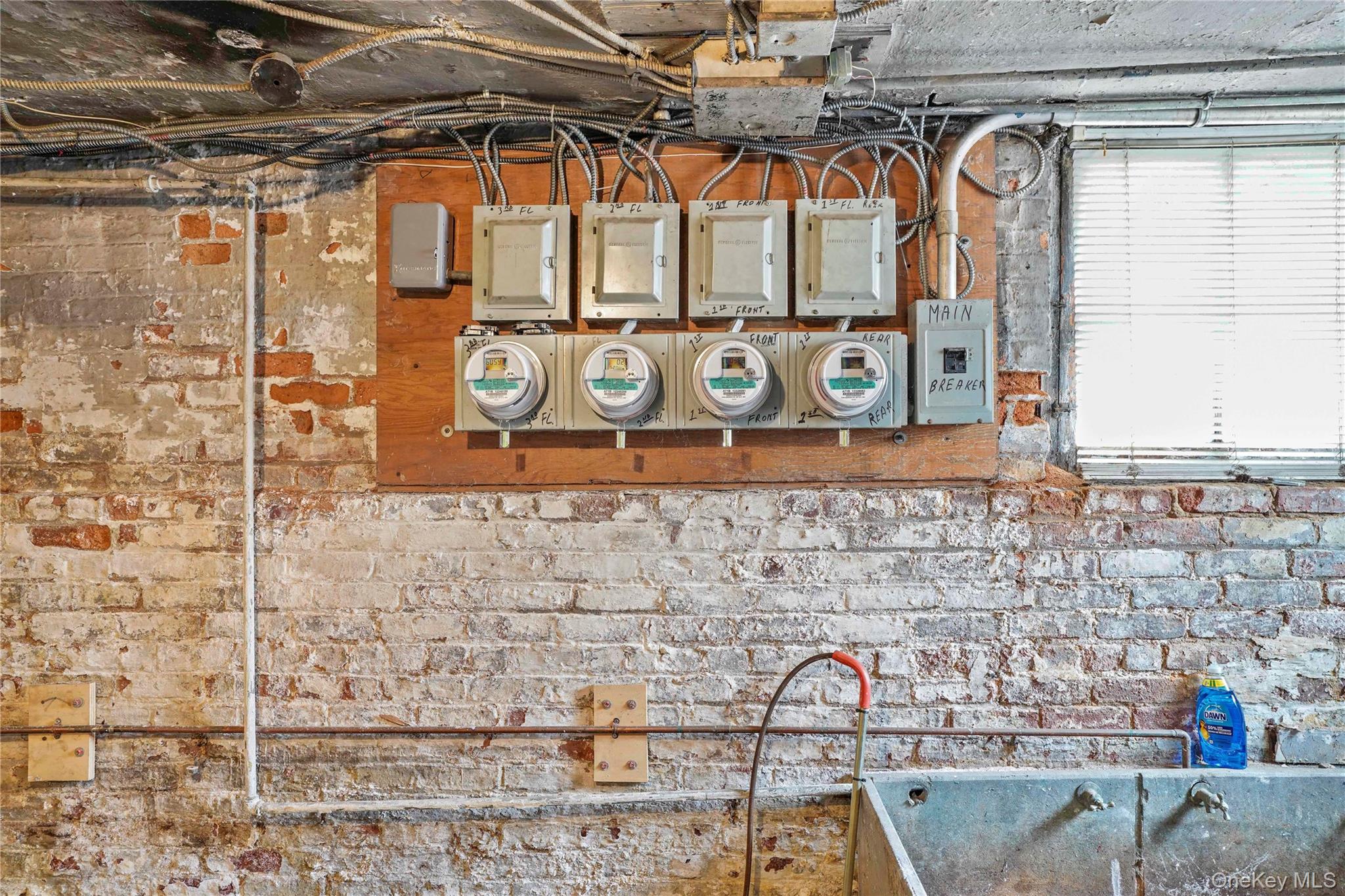 6046 Putnam Avenue, Ridgewood, NY 11385