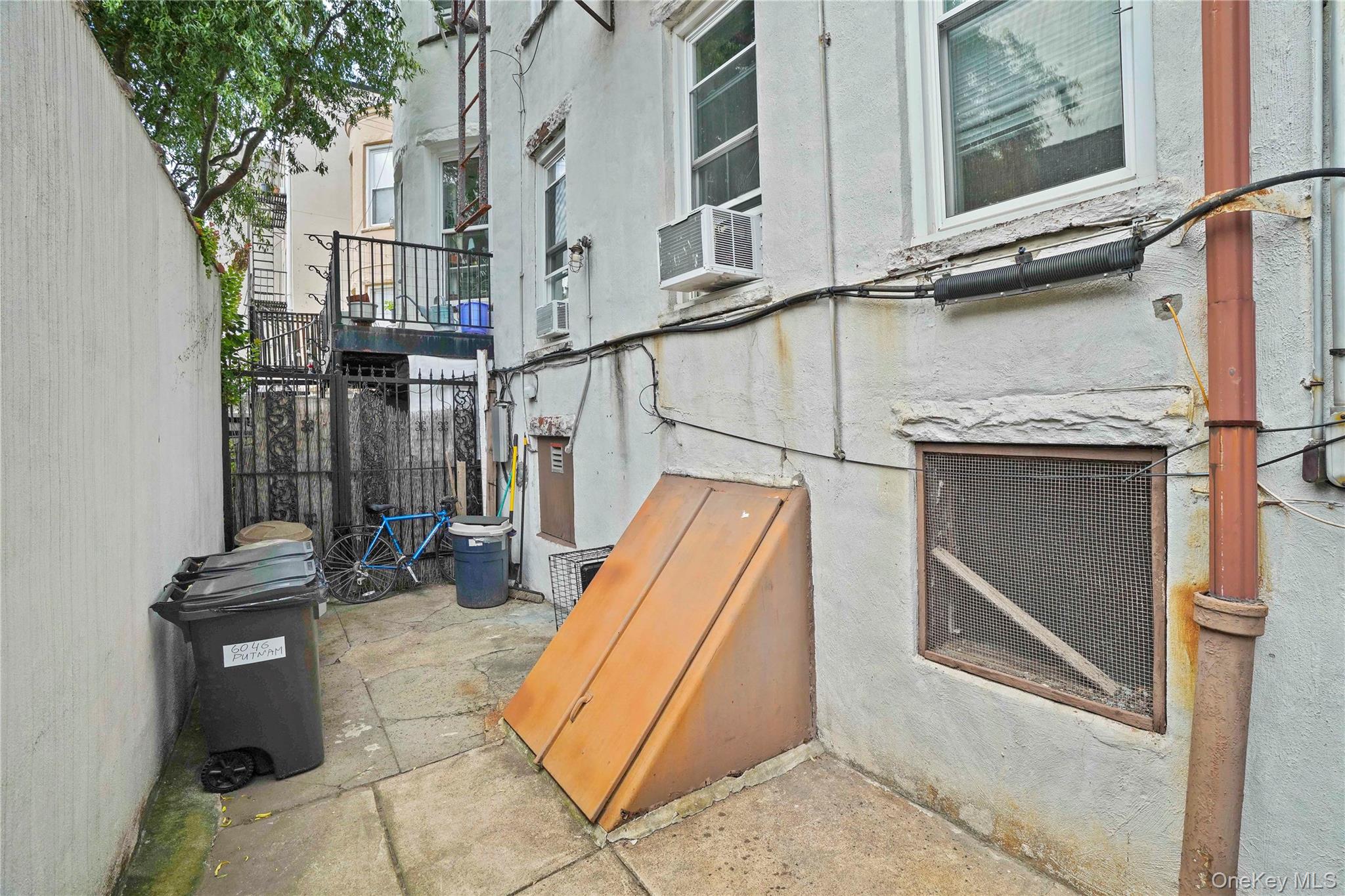 6046 Putnam Avenue, Ridgewood, NY 11385