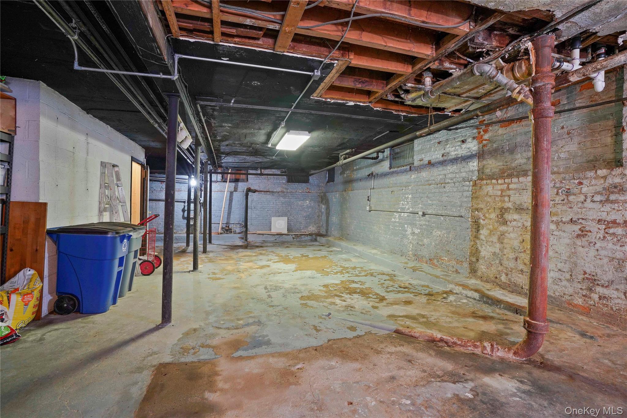 6046 Putnam Avenue, Ridgewood, NY 11385