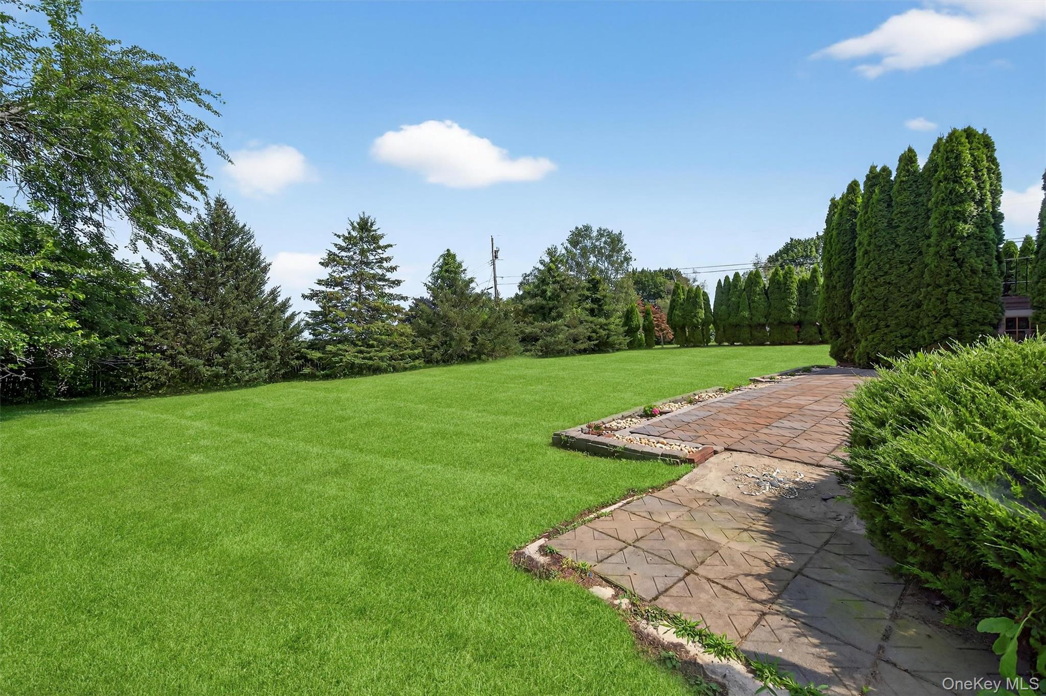 13 Dragotta Road, Marlboro, NY 12542