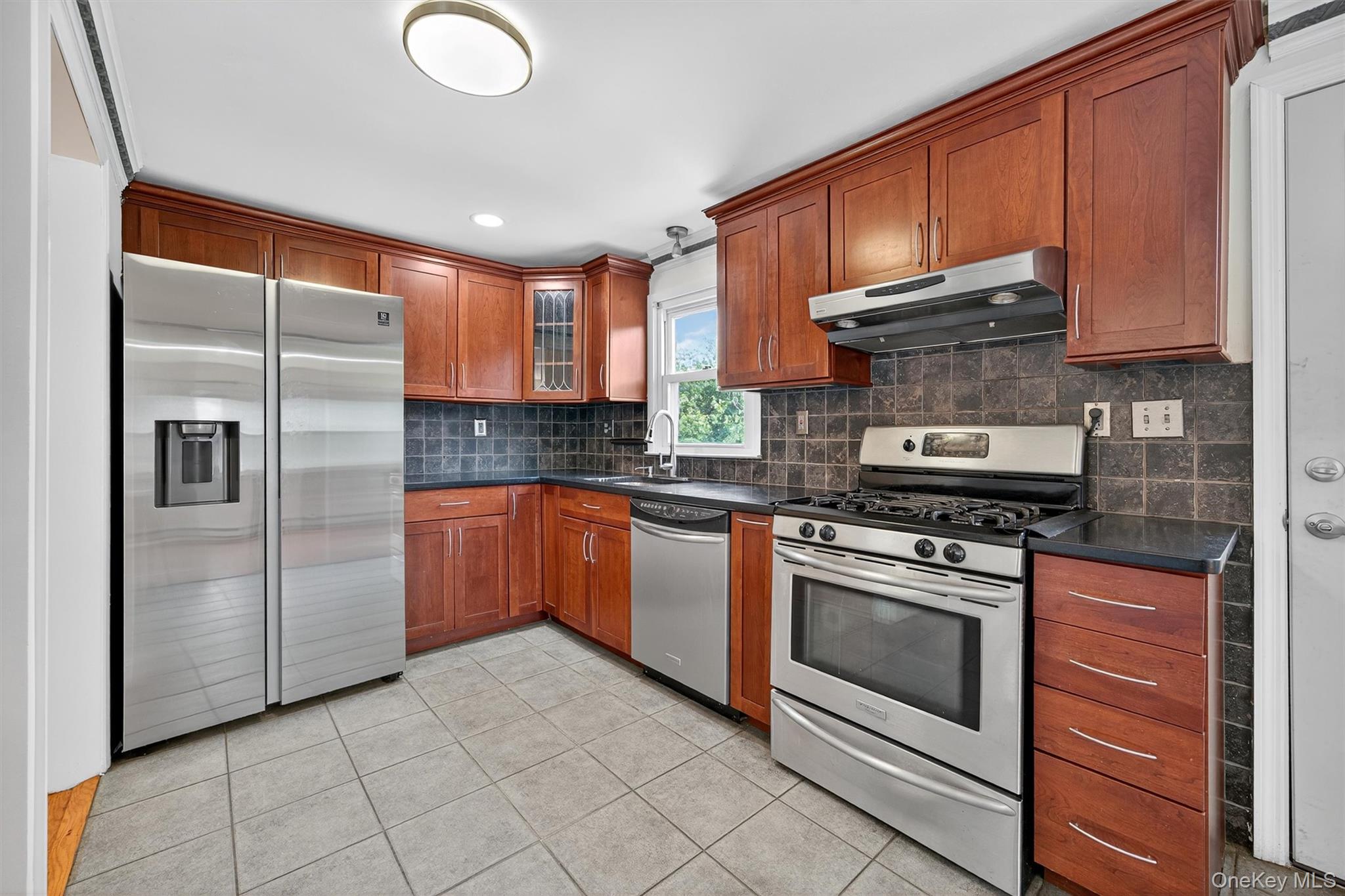 13 Dragotta Road, Marlboro, NY 12542